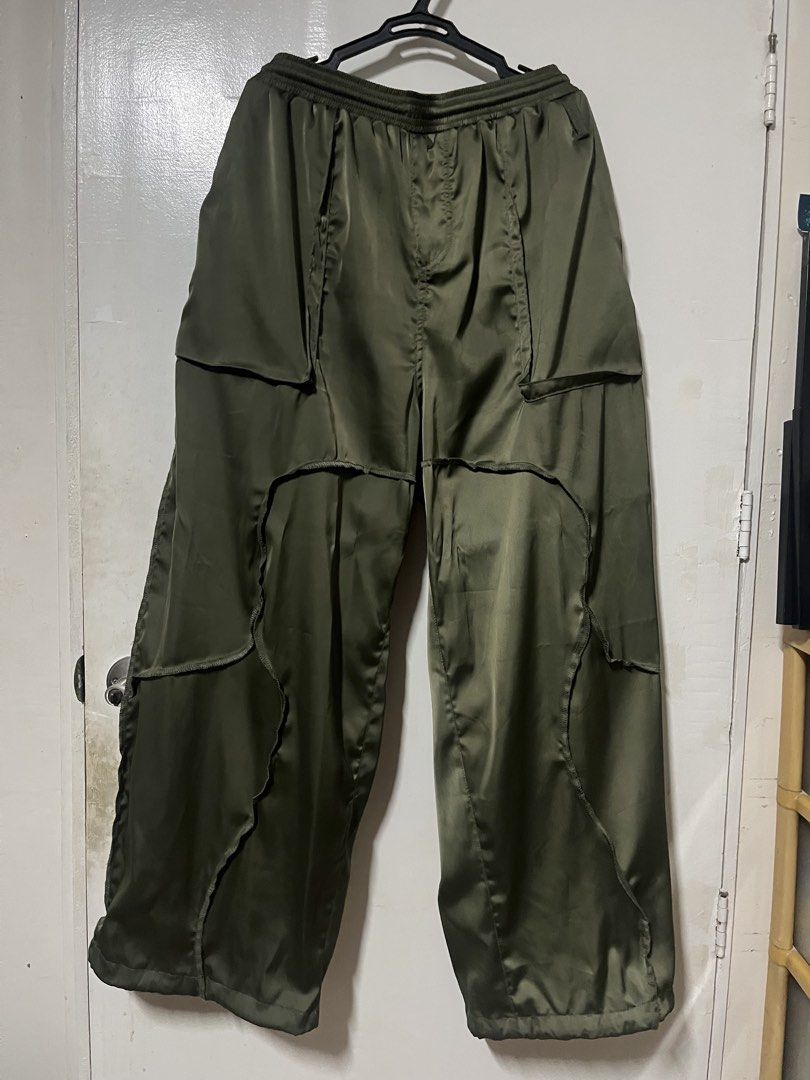 MN+LA Veins Pants in Celadon XL (Category: Joggers) located in Quezon City. Submitted by oldbutgold1995 (Listing ID 1447878745, Image 1). Description: For context waist ko ay 30-31 Vein Pants in Celadon (XL) Worn once - never washed - ₱1,400 (original price 2,770) Issues: none, literally like brand new.