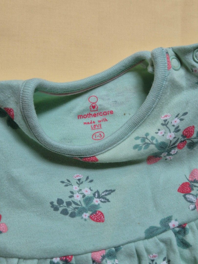 Mothercare Baby Dress 1-3 Months Strawberry Floral Print (Category: Babies & Kids Fashion) located in Kuala Lumpur. Submitted by normizs (Listing ID 1447759677, Image 2). Description: - matcha strawberry - Convenient snap closure at the bottom for easy diaper changes - 1-3 months price includes shipping fee.