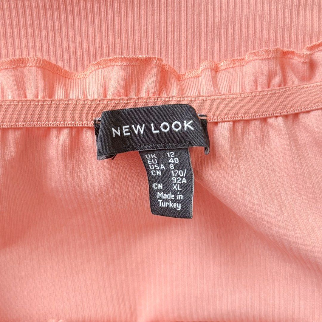 New Look Coral Puff Sleeve Top (Category: Others Tops) located in Antipolo. Submitted by rosywardrobe (Listing ID 1447789538, Image 2). Description: 🎀 MAKE READING A HABIT 🎀 • No order form, no reservation! • Strictly 1 day reservation • Payment first before order processing • No return, No exchange • Don’t make an offer if you’re not 100% sure • No shipping every weekends — PAYMENT CHANNELS — • GCash • Gotyme • Maya • BDO • BPI • Unionbank — D
