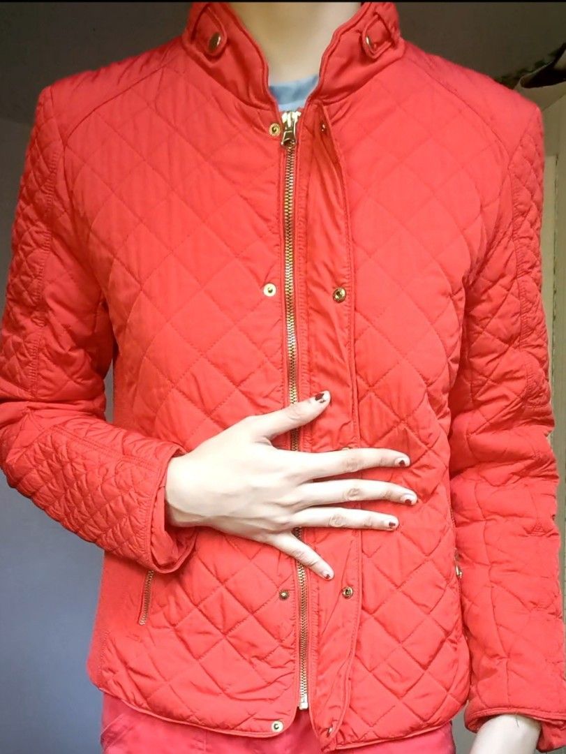 (New York & Company) Red Quilted Jacket (Category: Coats, Jackets and Outerwear) located in Mapandan. Submitted by olibski (Listing ID 1440908420, Image 1). Description: galing pa ng america. i have no use for it anymore 📍loc: San Carlos, Pangasinan (will do meet-up 📦 shipping: buyer shoulders SF ❗️note: color may vary due to lighting.