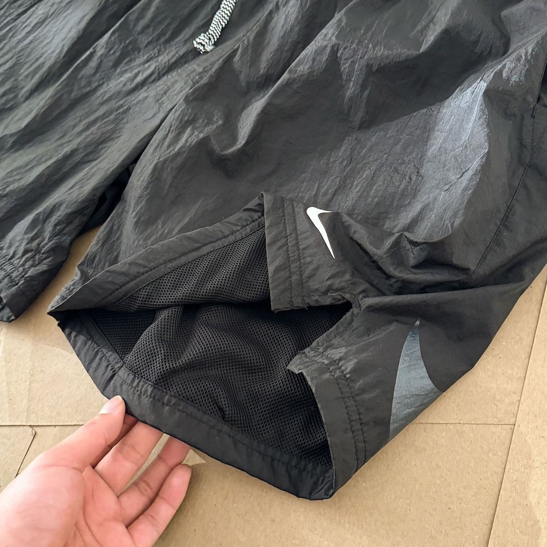 Nike Black Swoosh Shorts gym pants padel running olahraga celana pendek S (Kategori: Bawahan) berada di Jakarta Pusat. Dikirim oleh youcantstop.prlvd (ID iklan 1447851531, Gambar 3). Deskripsi: Net ! gausah nego langsung aja checkout oren chekout first get first checkout atau tanya tanya lewat sho🅿ee aja lebih resposif di sana link liat ke bio & bagian opsi pengiriman disitu ada link oren ya.