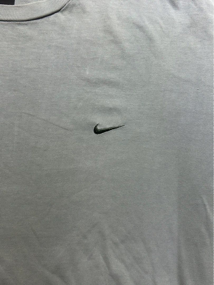 Nike Early Y2k Side Swoosh (Category: Sets & Coordinates) located in San Fernando. Submitted by magnumthreads (Listing ID 1447722590, Image 2). Description: Size Xl Nike Tag Distress Neck .