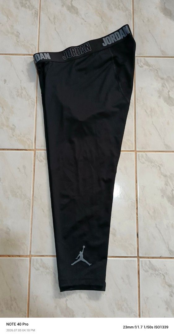 Nike Jordan Dri-Fit Compression Tights XXL (Category: Activewear) located in Manila. Submitted by jeffies4ti96921 (Listing ID 1447844156, Image 1). Description: - Black Jordan compression tights - Dri-Fit material for performance - Size XXL - Elastic waistband with Jordan branding - Jumpman logo on the leg - Ideal for workouts and sports - Made in El Salvador.