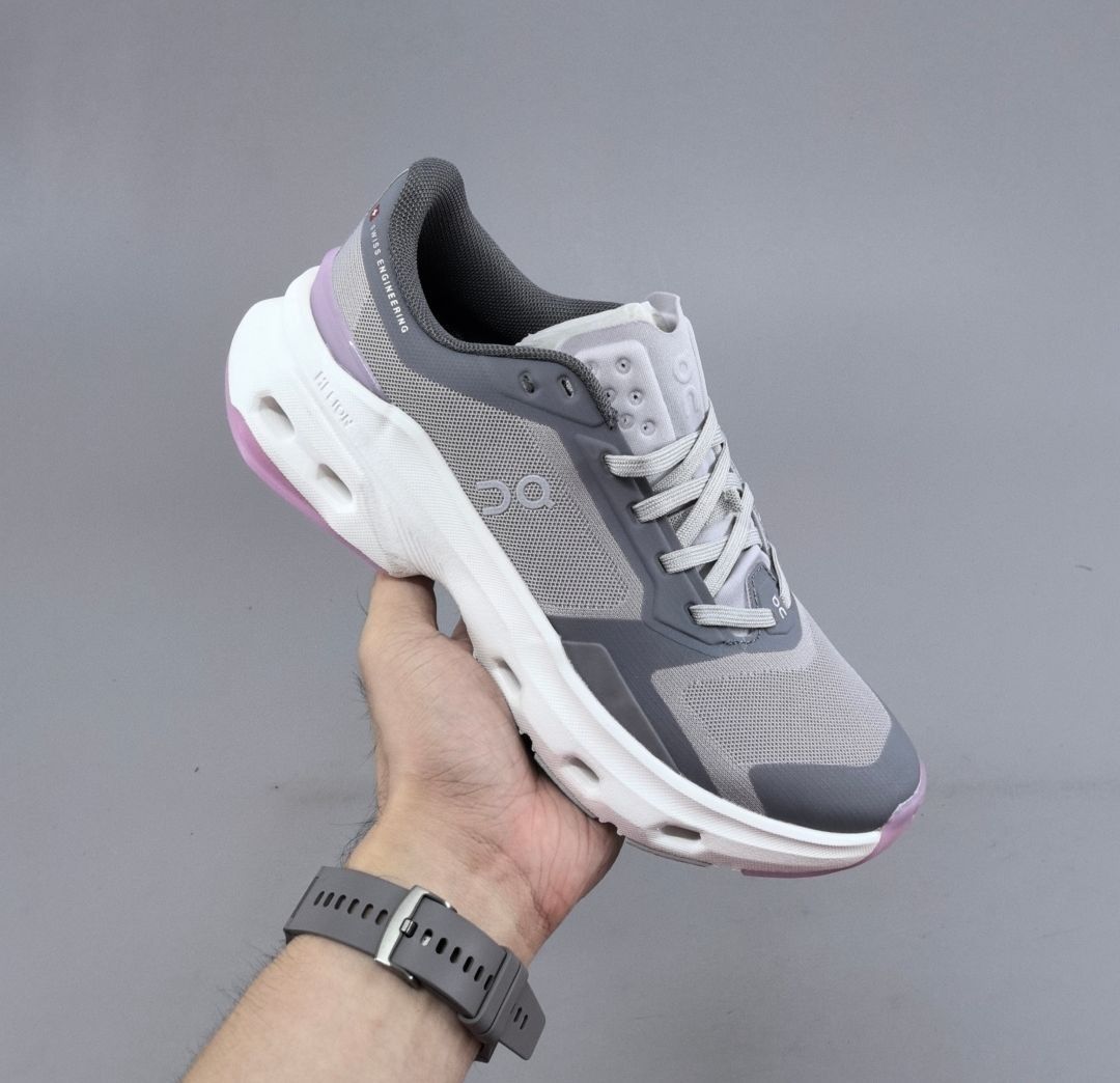 On Cloudsurfer (Category: Sneakers) located in Kuala Lumpur. Submitted by khai.uasneakers (Listing ID 1447856621, Image 2). Description: ✅ Euro 36–46 In Stock (NO HALF SIZES) ✅ Delivery Covered (West Malaysia) 📦 Proper packing ensured. 📸 Real item photos provided. 📬 Contact to confirm availability. Ref: S36JED180HDF.