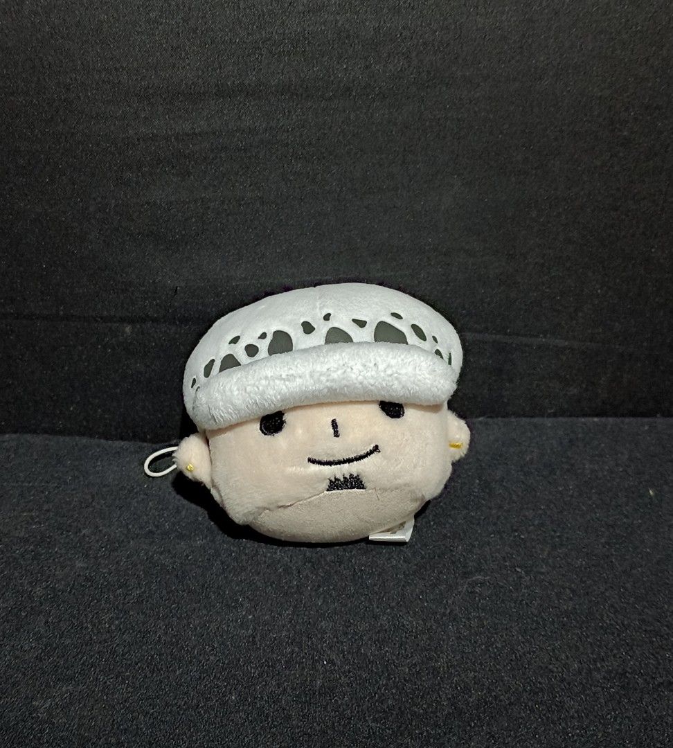 One piece Trafalgar Law Head Plush Keychain (Category: Plushies & Soft Toys) located in Compostela. Submitted by buenaflora04681 (Listing ID 1447805751, Image 1). Description: .