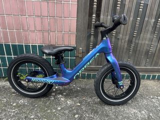 （分類：）位於 。 由 walk_by_sole 提交（商品編號 1447775463，圖片 1）。簡介： 。