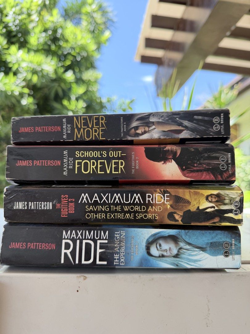 Physics, James Patterson (Category: Storybooks) located in Paranaque City. Submitted by preloved.butengtengs (Listing ID 1447688200, Image 2). Description: As is Signes of water stains From BF Homes Paranaque.
