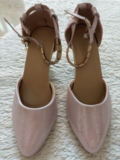 (Category: ) located in . Submitted by ms.zarynn (Listing ID 1447710789, Image 1). Description: .
