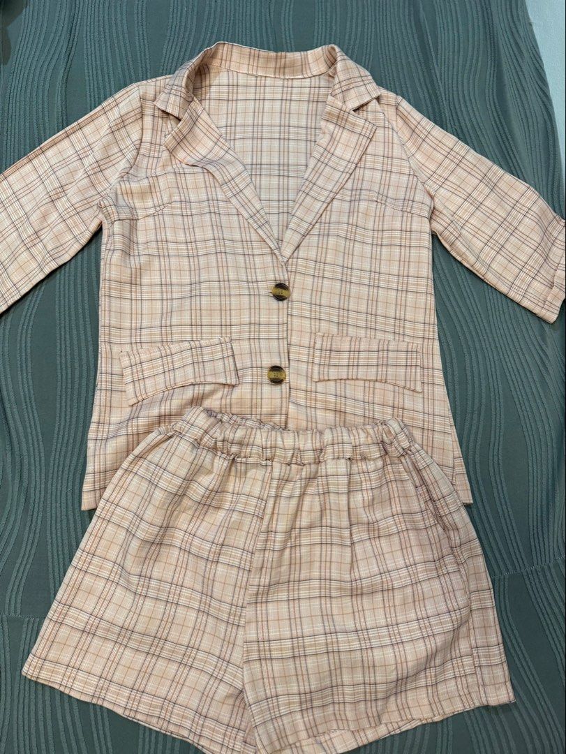Pink Korean Blazer and Shorts Set (Category: Sets or Coordinates) located in Arayat. Submitted by decluk8 (Listing ID 1447878143, Image 2). Description: Size: S-M .