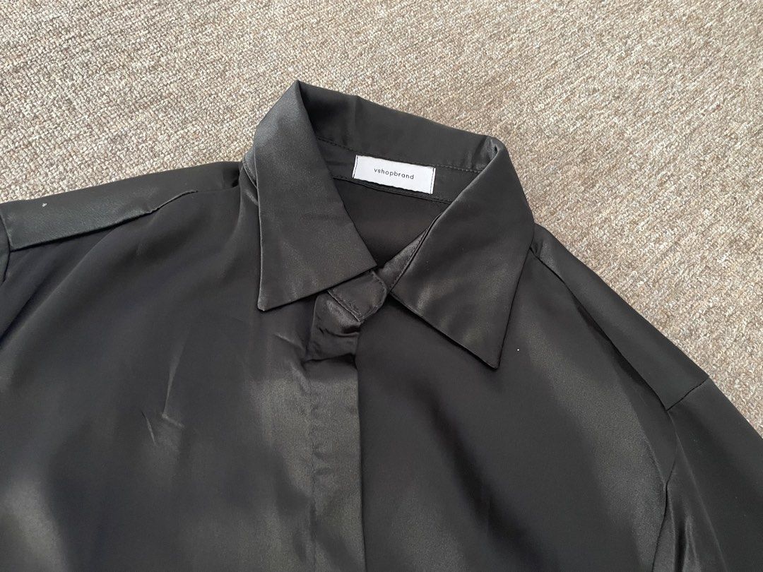 Preloved kemeja bkk (Kategori: Atasan) berada di Bogor. Dikirim oleh kalluna (ID iklan 1447743437, Gambar 2). Deskripsi: Preloved kemeja bkk.