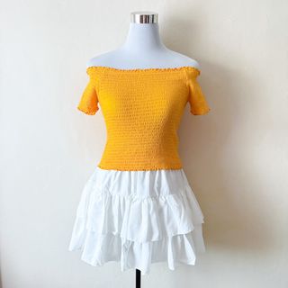 (Category: ) located in . Submitted by rosywardrobe (Listing ID 1447810136, Image 1). Description: .
