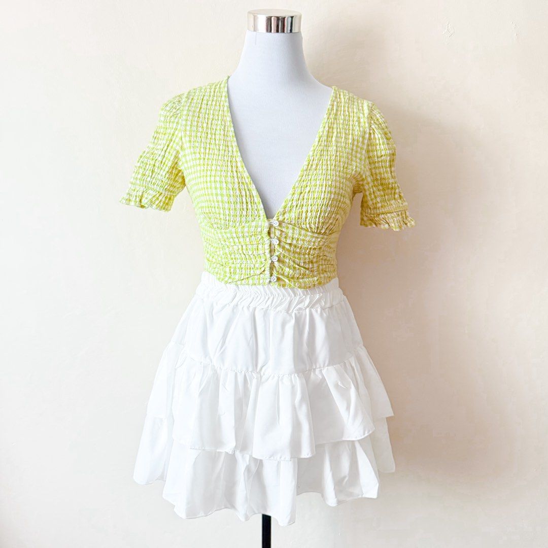 Pull & Bear Gingham Button Front Crop Top (Category: Others Tops) located in Antipolo. Submitted by rosywardrobe (Listing ID 1447810325, Image 1). Description: 🎀 MAKE READING A HABIT 🎀 • No order form, no reservation! • Strictly 1 day reservation • Payment first before order processing • No return, No exchange • Don’t make an offer if you’re not 100% sure • No shipping every weekends — PAYMENT CHANNELS — • GCash • Gotyme • Maya • BDO • BPI • Un
