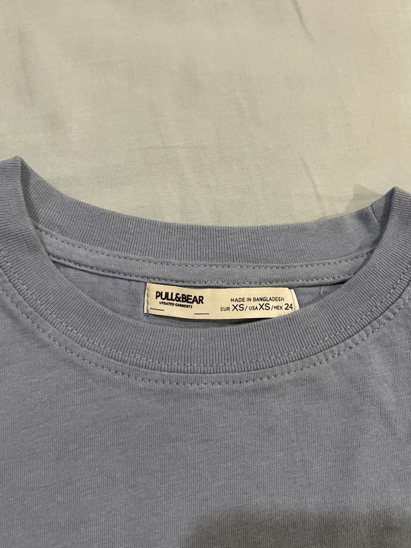 Pull & Bear Graphic Shirt (Category: Shirts) located in Paranaque City. Submitted by declutteringtherapy (Listing ID 1447871301, Image 2). Description: 💸 payment through gcash or bank transfer 🚚 delivery through grab/lalamove or j&t.