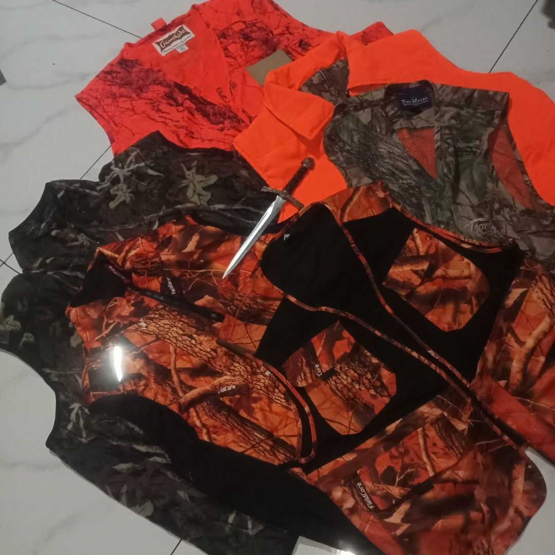 Real tree (Category: Activewear) located in Alaminos. Submitted by abarrajohn21856 (Listing ID 1447842265, Image 1). Description: 📍Real tree outdoor hunting vest 📍All of them are in GoodCondition❗ 📍Price start at 200 to 500 📍 Aspack price 2k free shipping.