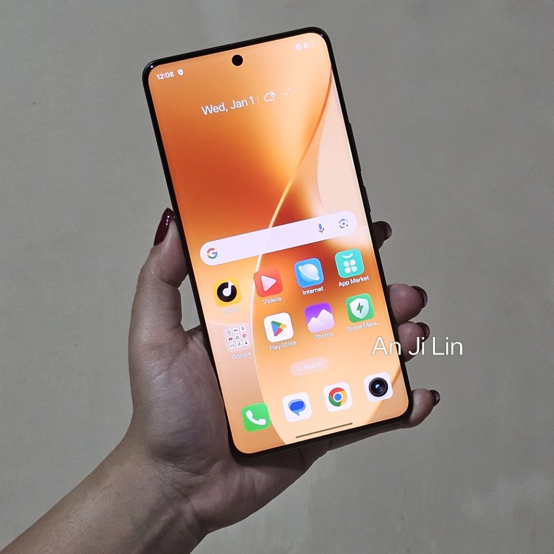 realme 15 Pro 5G 256GB (Category: Realme) located in Makati City. Submitted by anjelincloset (Listing ID 1447812611, Image 3). Description: FOR SALE: realme 15 Pro 5G Condition: •Opened only to check the unit and take photos • Never used • Complete with original box and accessories • Save compared to buying brand new! Specifications: • 6.8" AMOLED 144Hz Display • Snapdragon 7 Gen 4 Processor • 12GB RAM + 256GB Storage • 50MP OIS AI Rear Camera • 