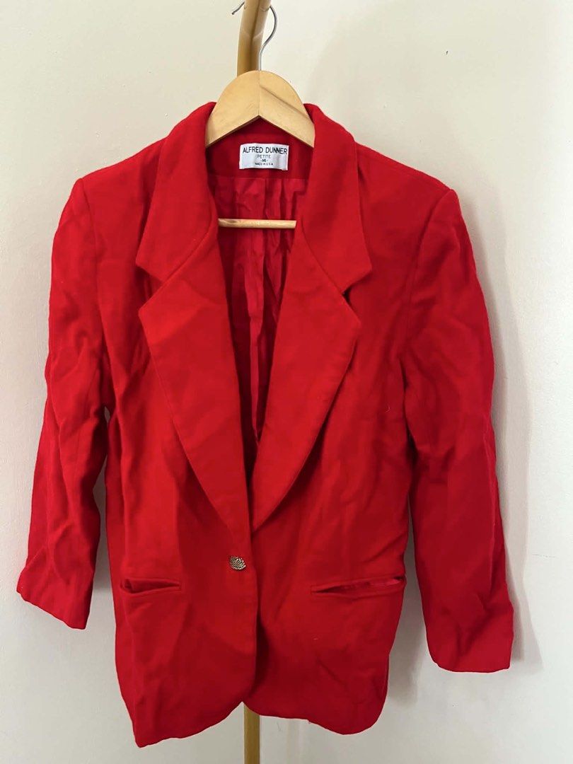 Red Blazer (Category: Coats, Jackets and Outerwear) located in Mexico. Submitted by studioleraph (Listing ID 1447686923, Image 3). Description: BLZ 08 - A 📏 Measurements (in inches): • Shoulder: 17 • Chest: 23 • Length: 27 • Armhole: 14 🫶 See Brand on Photo 🔥 The model photos are AI-generated for styling and fit visualization only. 👗 The actual item being sold is the original garment shown in the product photos. Small differences in fit, drap