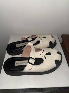 (Category: ) located in . Submitted by jayms_closet (Listing ID 1447805250, Image 1). Description: .