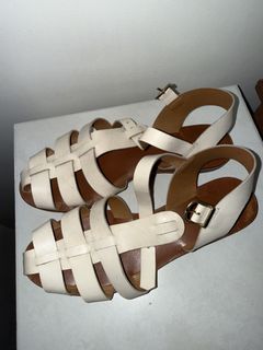 (Category: ) located in . Submitted by jayms_closet (Listing ID 1447807593, Image 1). Description: .