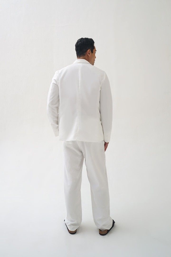 RIE BLAZER White MASSHIRO&Co. x Rama Dauhan Size M dan L (Kategori: Atasan) berada di Jakarta Selatan. Dikirim oleh lilovecloset (ID iklan 1447772207, Gambar 3). Deskripsi: UNISEX SIZE M Bust: 110 cm Back Length: 72 cm Armhole: 55 cm Shoulder Width: 47 cm Sleeve Length: 65 cm Sleeve Opening: 30 cm SIZE L Bust: 114 cm Back Length: 75 cm Armhole: 56.5 cm Shoulder Width: 49 cm Sleeve Length: 67 cm Sleeve Opening: 31 cm.