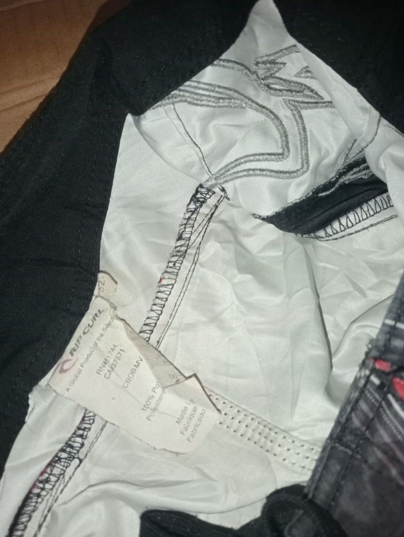 RIP CURL (Category: Shorts) located in Quezon. Submitted by thrift_naku (Listing ID 1447818324, Image 3). Description: .