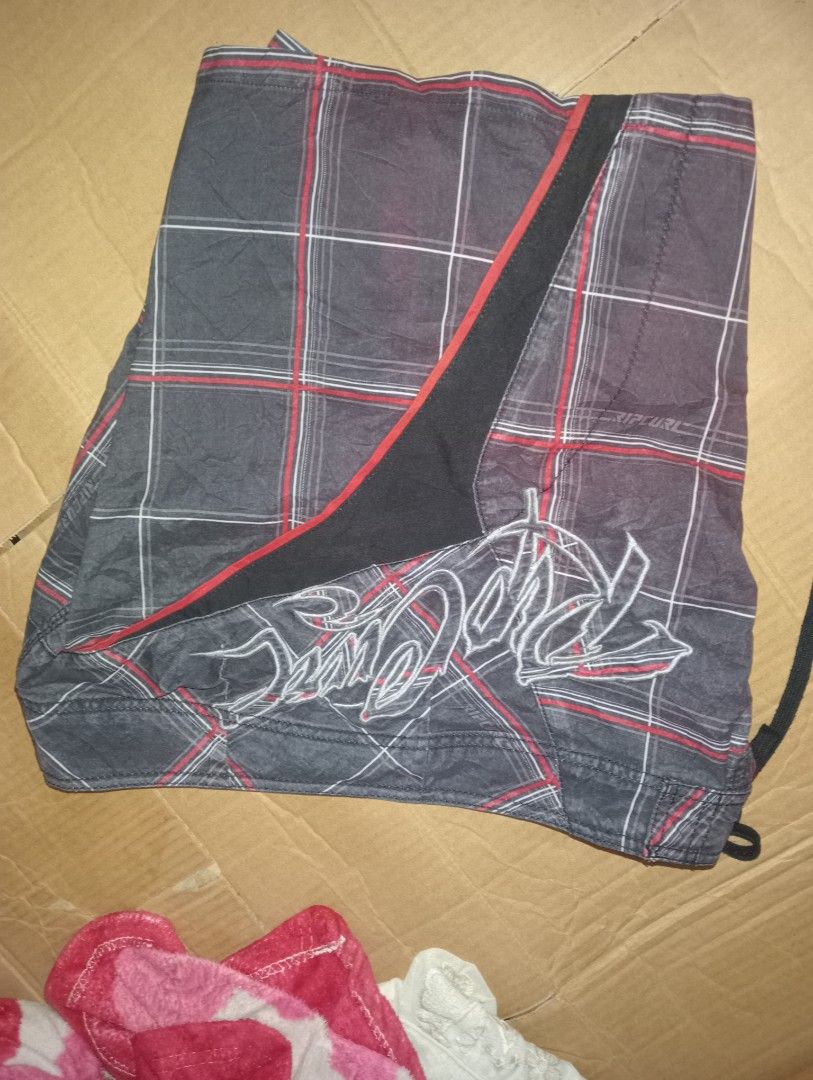 RIP CURL (Category: Shorts) located in Quezon. Submitted by thrift_naku (Listing ID 1447818324, Image 2). Description: .