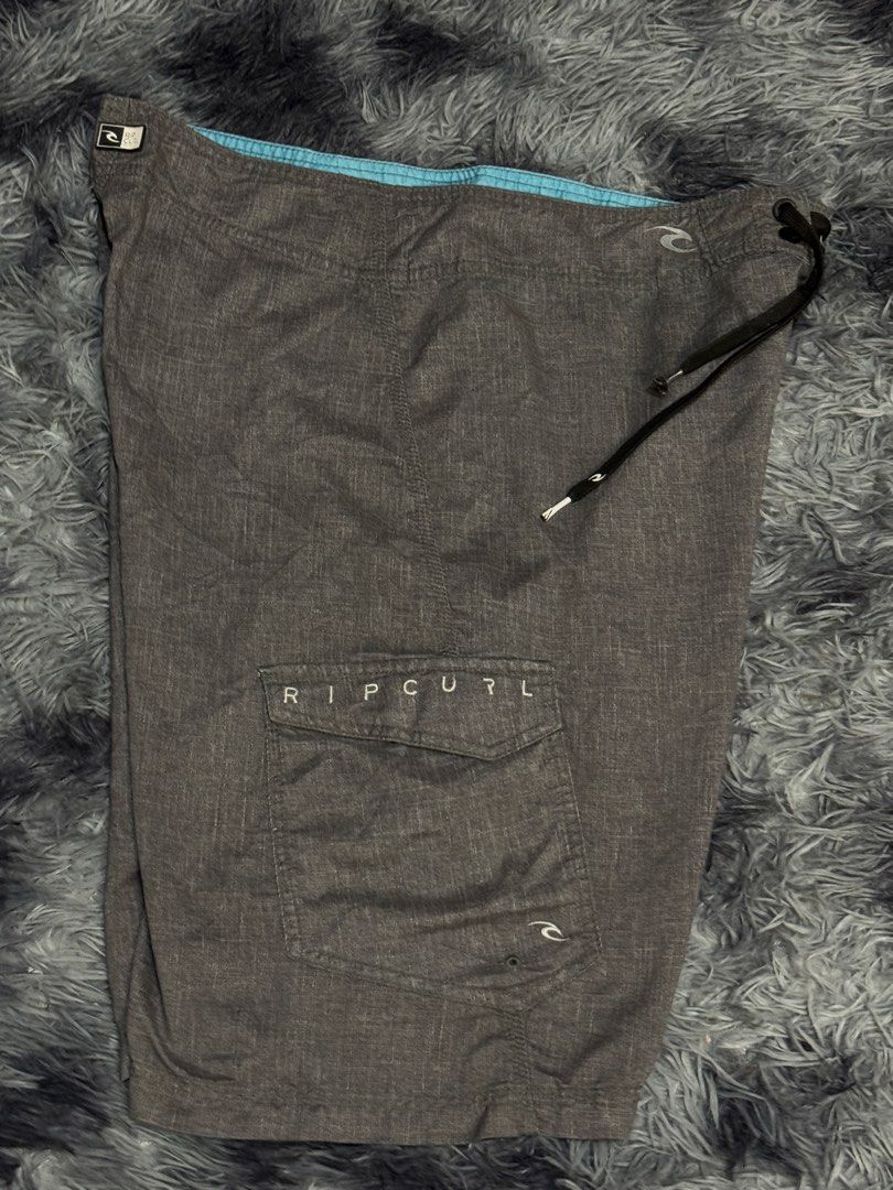 Rip Curl Board Shorts Grey Men's Size 32 (Category: Shorts) located in Manila. Submitted by keithanced50261 (Listing ID 1447680563, Image 3). Description: - Grey Rip Curl board shorts - Drawstring waist for adjustable fit 32x21.