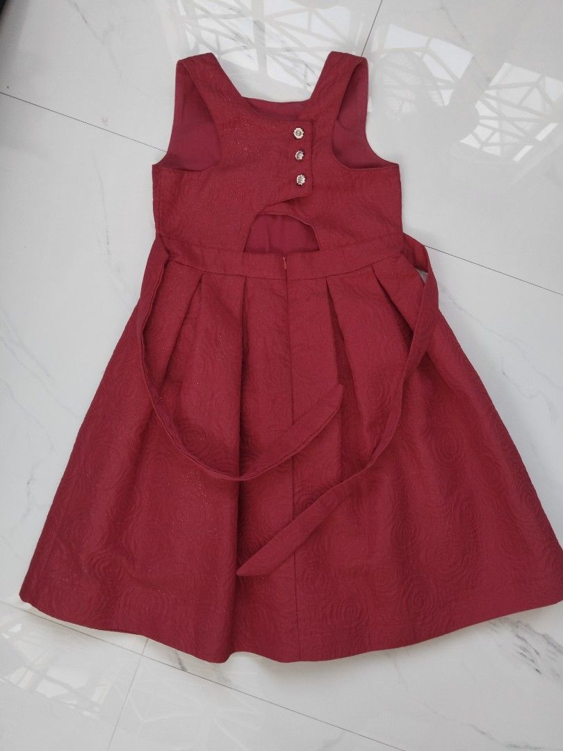 Robby Rabbit Dress (Size 8) (Category: Babies & Kids Fashion) located in San Pascual. Submitted by wisecloud_e41898 (Listing ID 1447787093, Image 2). Description: .