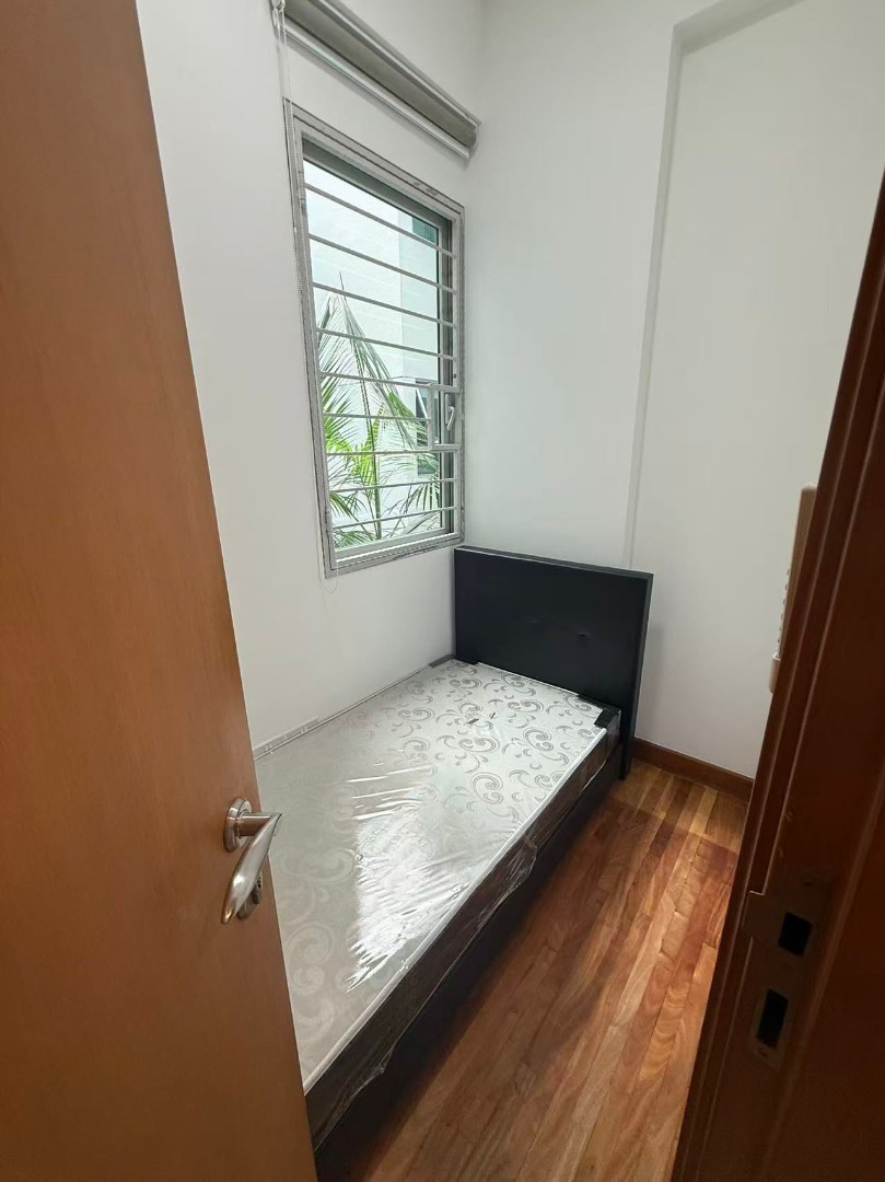 (Category: ) located in . Submitted by alan.hwee (Listing ID 1447753190, Image 1). Description: .