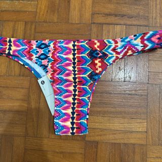 (Category: ) located in . Submitted by the_luna (Listing ID 1447772489, Image 1). Description: .