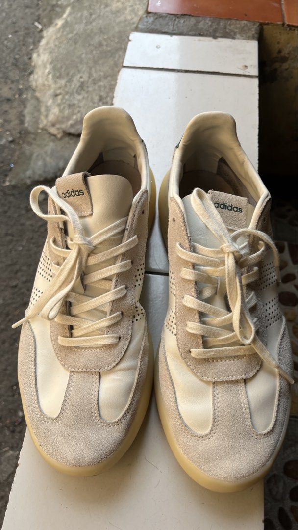 Sepatu Adidas Barreda Decode ORI (Kategori: Sneakers) berada di Jakarta Pusat. Dikirim oleh ythjoo (ID iklan 1447743460, Gambar 1). Deskripsi: Jual Rugi , Barang masih bagus , 98% Kondisi , Minus pemakaian tpi masih bagus.