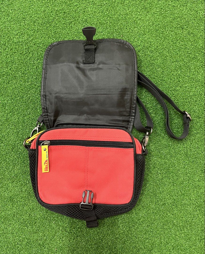 SHELL SLINGBAG (Category: Sling Bags) located in Pauh. Submitted by wanthird.store (Listing ID 1447792422, Image 2). Description: SHELL SLINGBAG BERMINAT WSSUP 016-927lapan007.