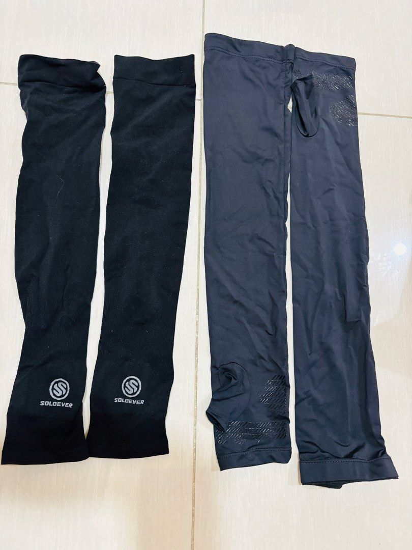 SOLOEVER Arm Sleeves for Cycling/Running (Category: Other Sports Equipment and Supplies) located in Manila. Submitted by yna_advocate (Listing ID 1447759500, Image 1). Description: No payment = unreserved Price is negotiable Please negotiate at a fair price since it is an original item Actual photos posted No issues Used once Lady owned RFS: decluttering 250 pesos each pair - Brand: SOLOEVER - Color: Black - Ideal for: Cycling, running, outdoor a