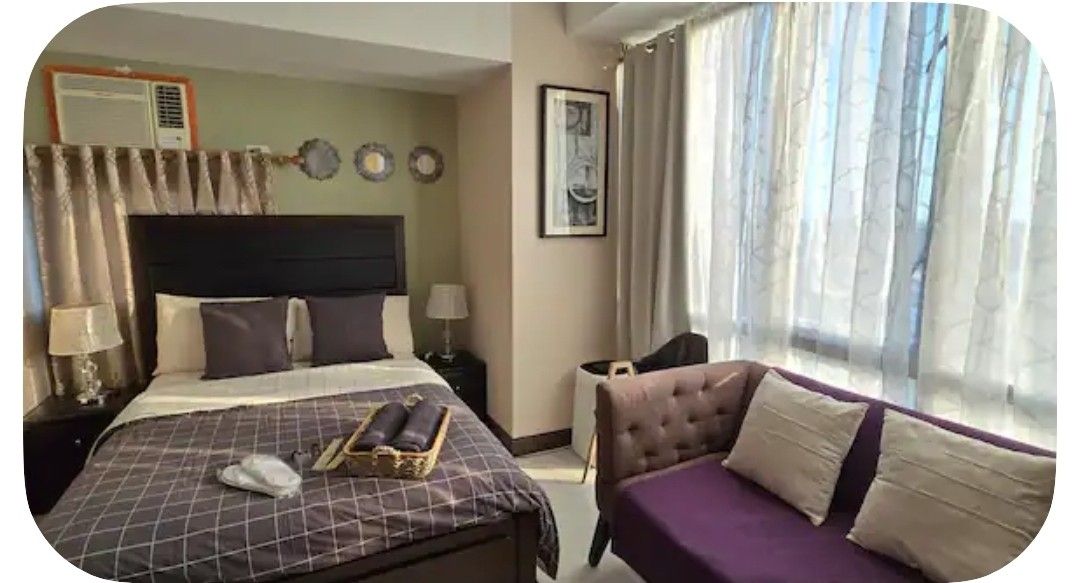Studio Unit at Viceroy Residences, Taguig (Category: Apartments & Condos) located in Paranaque City. Submitted by paurororo (Listing ID 1447766056, Image 1). Description: Executive studio unit at Viceroy McKinley Hill! Located in a prime location within walking distance to Venice Grand Canal Mall, restaurants, grocery store, salons, etc. 5 mins away from Bonifacio Global City where you can find major shopping areas such as Bonifacio High Street, 