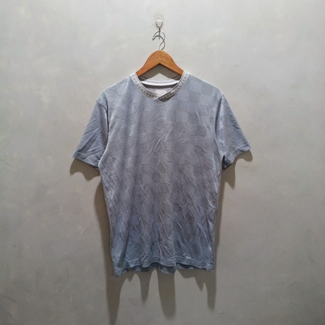 Supreme Checkerboard V-Neck T-Shirt Grey (Category: Tshirts & Polo Shirts ) located in Malasiqui. Submitted by drie_findss (Listing ID 1447685405, Image 1). Description: Supreme Monogram Logo Gray T-Shirt (Authentic) ‎_______________________ ‎Size: M on tag ‎(Measured by Inches) ‎Width: 20 ‎Length: 28 ‎Condition: GOOD ‎Color Rate: 10/10 ‎Issue: None ‎_______________________ ‎ ‎Color may vary due to lightning so check wisely. ‎Thank you for your u