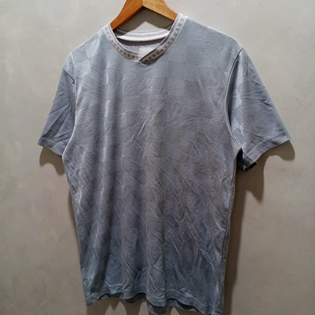 Supreme Checkerboard V-Neck T-Shirt Grey (Category: Tshirts & Polo Shirts ) located in Malasiqui. Submitted by drie_findss (Listing ID 1447685405, Image 2). Description: Supreme Monogram Logo Gray T-Shirt (Authentic) ‎_______________________ ‎Size: M on tag ‎(Measured by Inches) ‎Width: 20 ‎Length: 28 ‎Condition: GOOD ‎Color Rate: 10/10 ‎Issue: None ‎_______________________ ‎ ‎Color may vary due to lightning so check wisely. ‎Thank you for your u