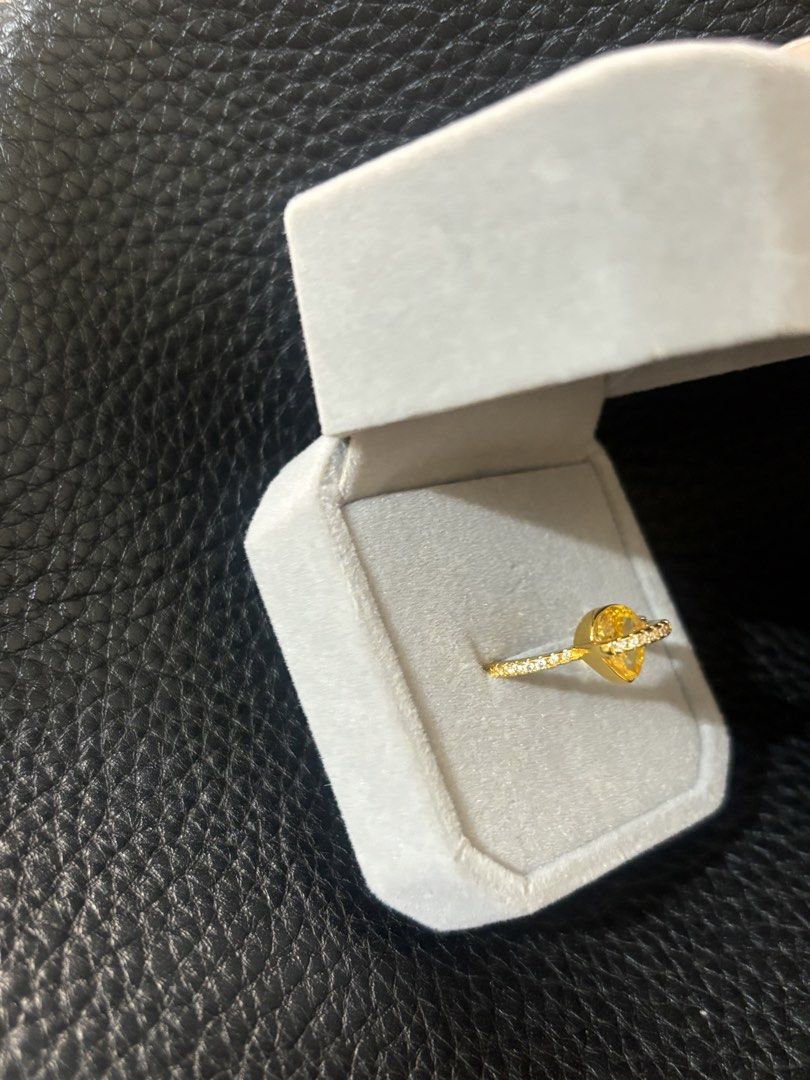 Teardrop Adjustable Gold Ring with Box (Category: Rings) located in Mandaue City. Submitted by Currentcrs (Listing ID 1447856959, Image 2). Description: .