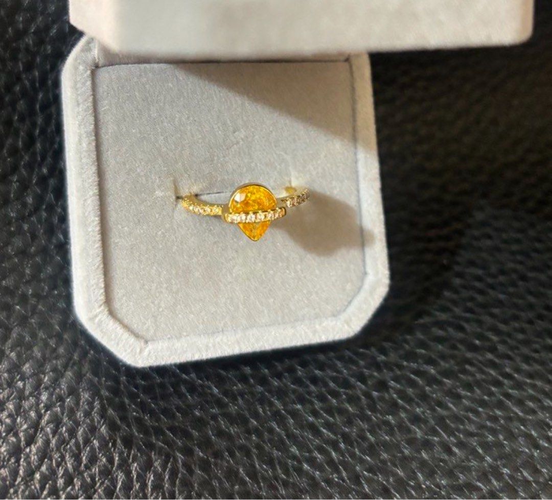Teardrop Adjustable Gold Ring with Box (Category: Rings) located in Mandaue City. Submitted by Currentcrs (Listing ID 1447856959, Image 1). Description: .
