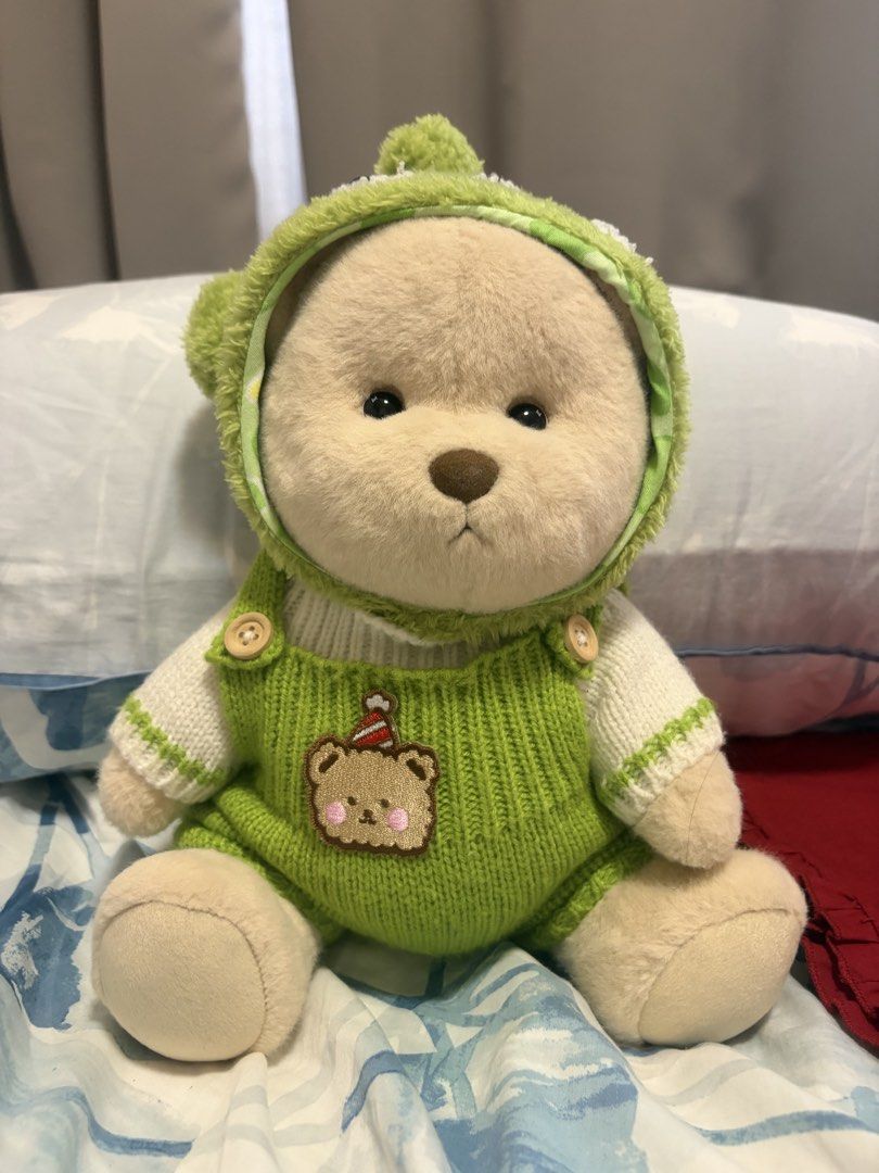 Teddy Tales / Get a hug Milktea 30cm Bear (Category: Plushies & Soft Toys) located in Cainta. Submitted by frannyyu (Listing ID 1447752782, Image 1). Description: 🎀 ABOUT THE ITEM - Comes with the clothes - No flaws !! - Movable Joints - Medium Size - Dm for questions, and more photos if sure buyer RFS: DECLUTTERING PAYMENT AND SHIPPING : 💰: GCASH / BANK TRANSFER 🚚 : LALAMOVE, J&T, GRAB, ETC. .