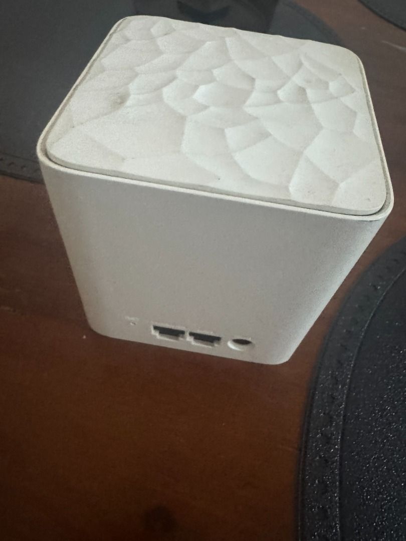 Tenda NOVA WiFi Router Mesh (Category: Networking) located in Muntinlupa City. Submitted by jay826 (Listing ID 1447862088, Image 2). Description: - White Tenda Nova WiFi mesh - no power adapter, just the router mesh - Extends your home network coverage - Works well.