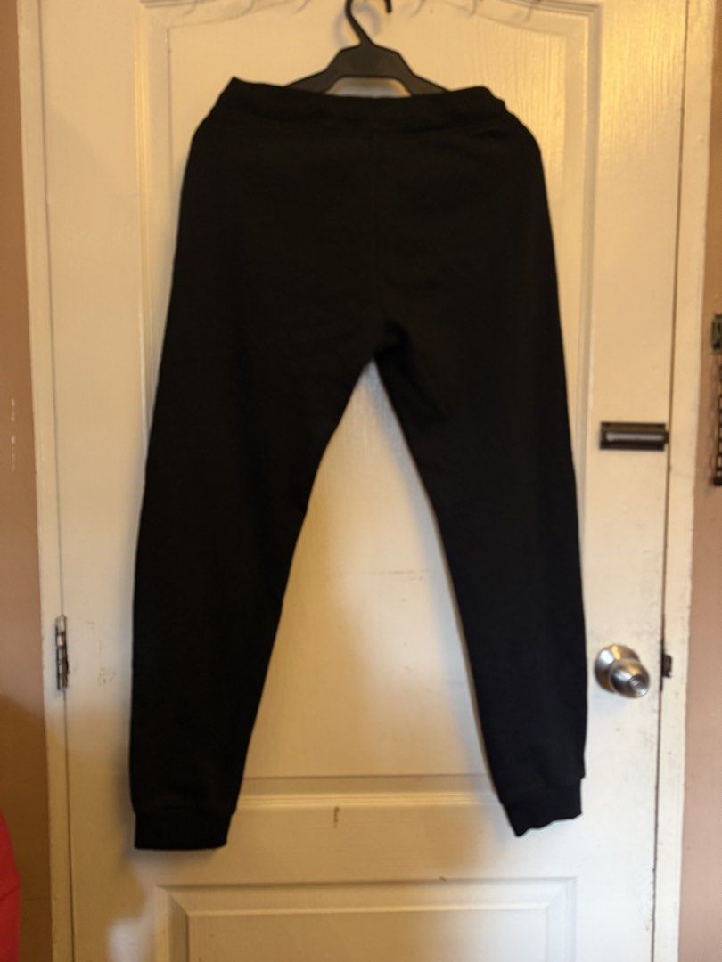 Terranova Jogger Pants Kids (Category: Joggers) located in Mandaluyong City. Submitted by elle_scent (Listing ID 1447731472, Image 3). Description: In Excellent used condition No damage no stain Color black Location Mandaluyong Lalamove grab Manila area JRS only for provincial area Mode of payment Gcash or BDO.