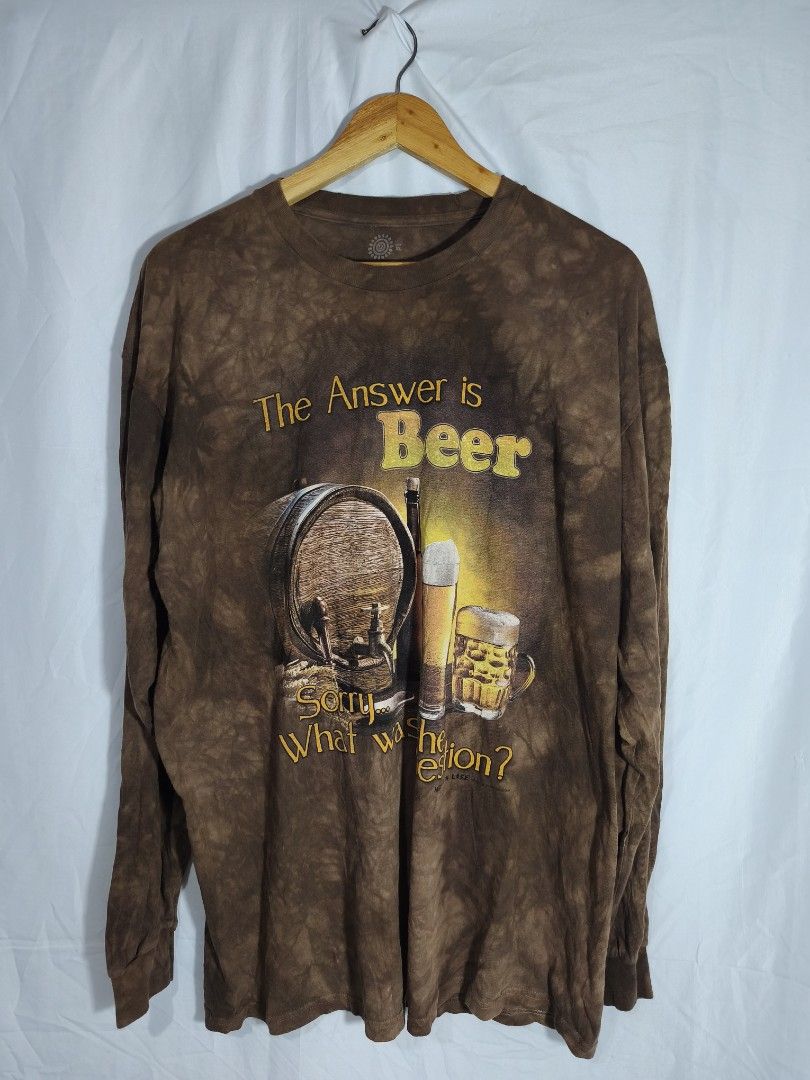 The Mountain long sleeve (Category: Coats, Jackets and Outerwear) located in Cagayan de Oro. Submitted by smoothstyle (Listing ID 1447736197, Image 1). Description: the Mountain excellent condition 9.5/10 color rate Size Xl dimes: 24x30.5 no issue.