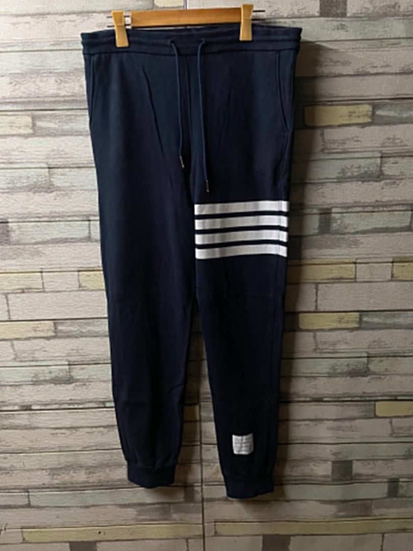 Thom Browne 4 Bar Classic Cotton Sweatpants (Category: Joggers) located in Cainta. Submitted by baddieshop.mnl (Listing ID 1447867508, Image 3). Description: Excellent condition No issues Authentic Thom Browne Made in Japan Complete Tags with code Size: 3 - Large Dimension: W: 32 - 42 L:41 .