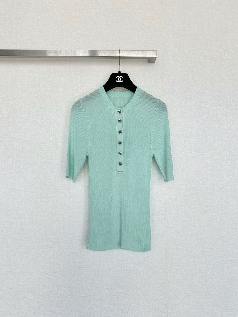 Top pdok7 (Category: Blouses) located in Singapore. Submitted by clothesjasmine123 (Listing ID 1447856418, Image 3). Description: .