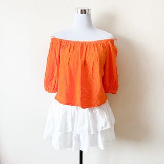 (Category: ) located in . Submitted by rosywardrobe (Listing ID 1447790081, Image 1). Description: .