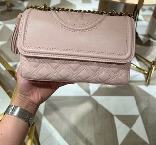 (Category: ) located in . Submitted by luxe_pick_planet (Listing ID 1447781939, Image 1). Description: .