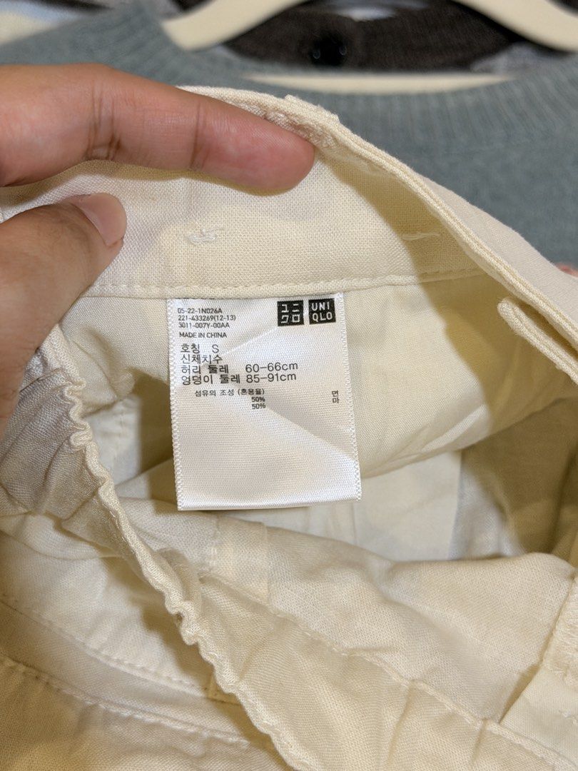 uniqlo linen short (Category: Shorts) located in Bacolod City. Submitted by fordaseaa (Listing ID 1447877141, Image 2). Description: small.