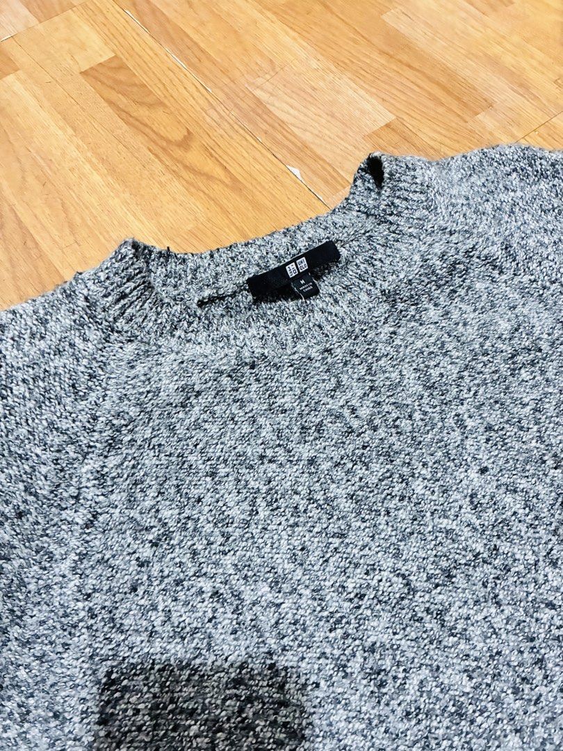 Uniqlo Speckled Knit Sweater (Category: Longsleeves) located in Quezon City. Submitted by grai25 (Listing ID 1447810449, Image 2). Description: - Uniqlo grey speckled knit sweater - Long sleeves with ribbed cuffs - Classic crew neck style - Cozy and warm for cooler weather - Versatile for pairing with jeans or skirts.
