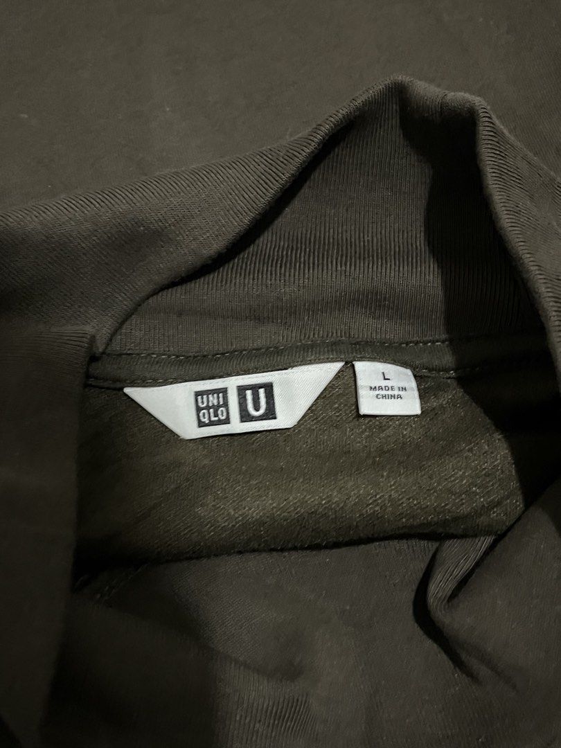 Uniqlo U Mock Neck Long Sleeve (Category: Coats, Jackets and Outerwear) located in San Pedro. Submitted by thethirdwear (Listing ID 1447867156, Image 2). Description: Uniqlo mock neck Size large on tag 24x28 No flaw or any issue Like new condition Color rate 9.8/10 ₱750.