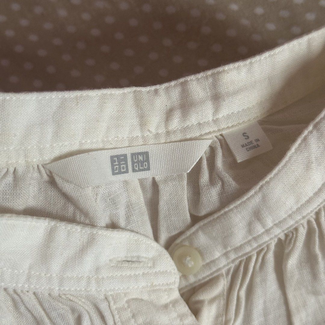 Uniqlo White Band Collar Blouse (Category: Blouses) located in Mandaue City. Submitted by aintnicoles (Listing ID 1447760732, Image 2). Description: - used only once for an event ⭐️ - buyer must shoulder the sf - leyte, ph - msg for more info!.