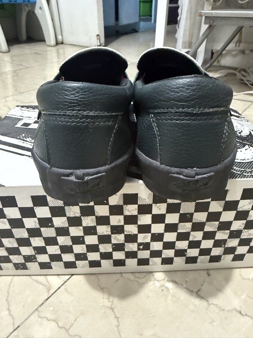 Vans Skate Loafer (Category: Sneakers) located in Manila. Submitted by razbeh (Listing ID 1447812304, Image 2). Description: Vans Skate Loafer Size 8 .